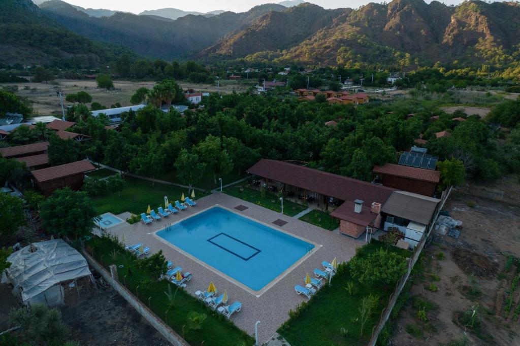 Nespecifikovaný výhled na hory nebo výhled na hory při pohledu z hotelu