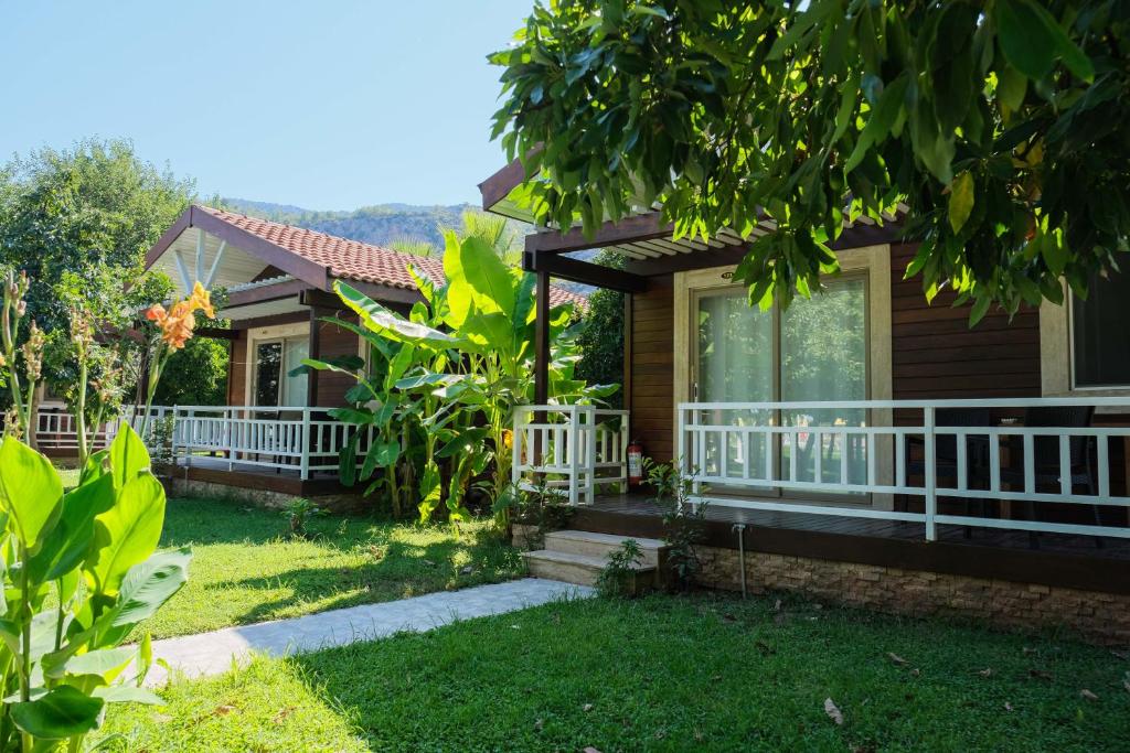 Zahrada ubytování Apella Hotel