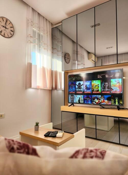 Rooftop Condo @Skanderbeg Square w/ 24H Check In - Imazhi 9