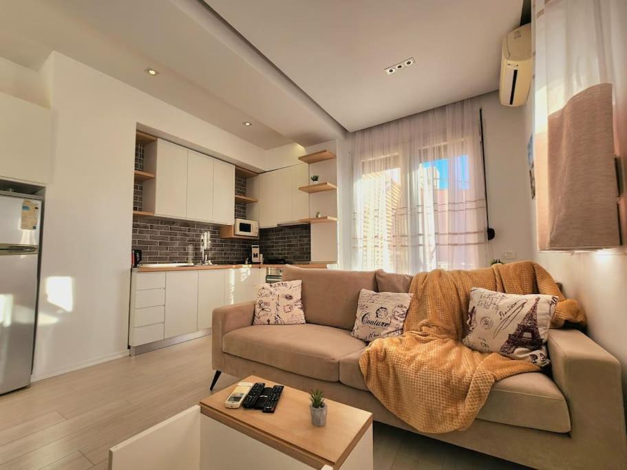Rooftop Condo @Skanderbeg Square w/ 24H Check In - Imazhi 4