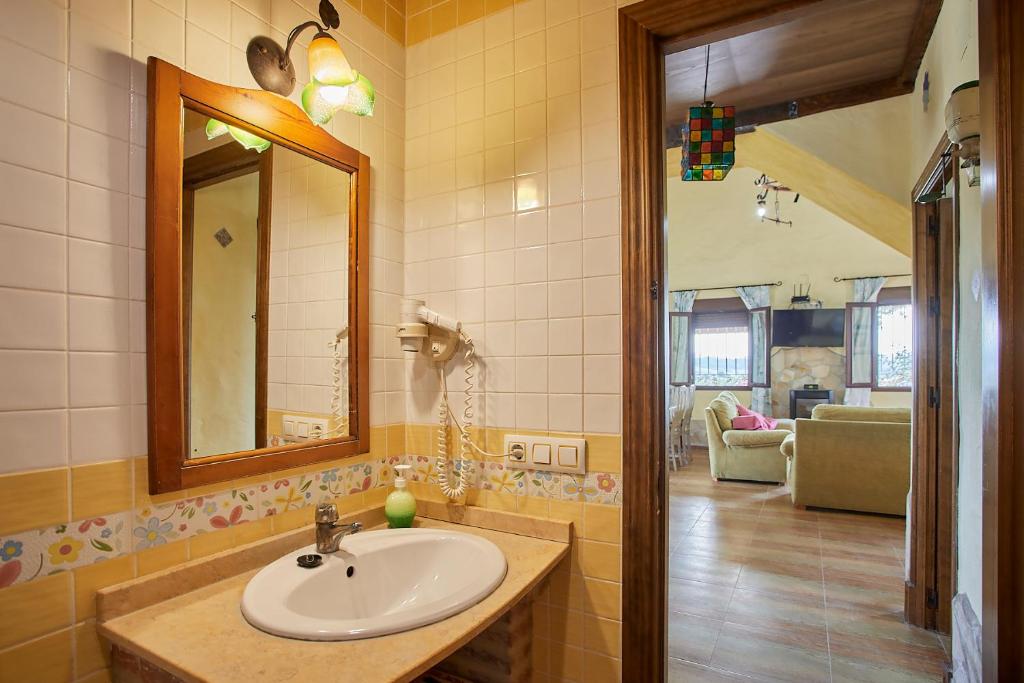 Casa Rural " Los Cuatro Olivos"