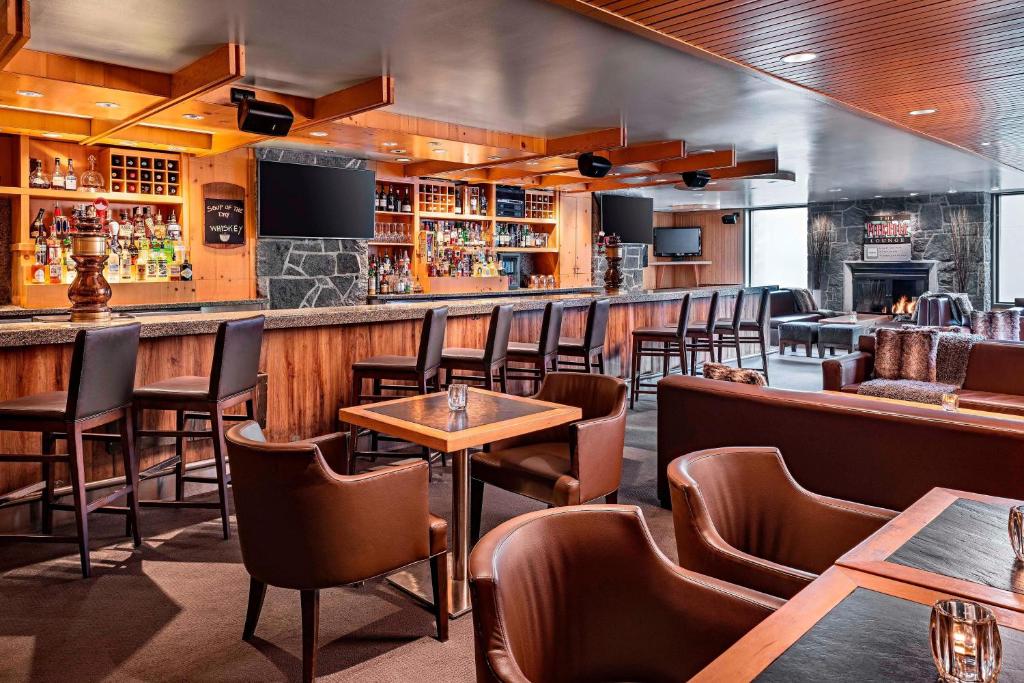 Lounge nebo bar v ubytování The Westin Resort & Spa, Whistler