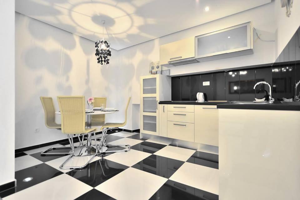 Kuchyň nebo kuchyňský kout v ubytování Luxury Apartment Split