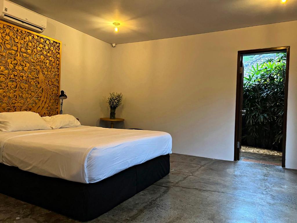 Joyously Raw Villas - Free Room Upgrade Subject to Availability - 15