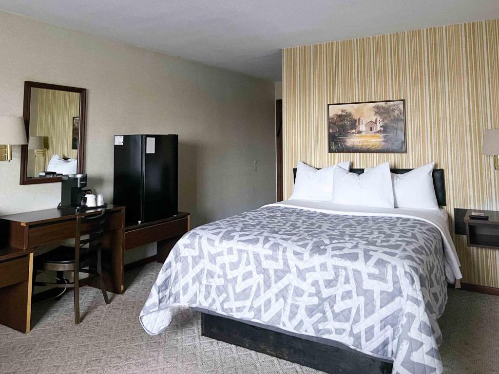 The Hilltop Inn Slayton, MN HWY 59, Slayton (updated prices 2024)