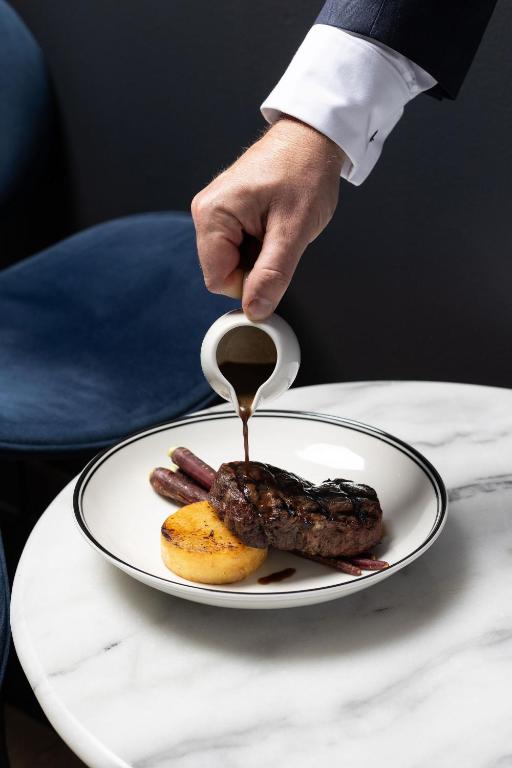 Crowne Plaza Canberra by IHG - Resim 36