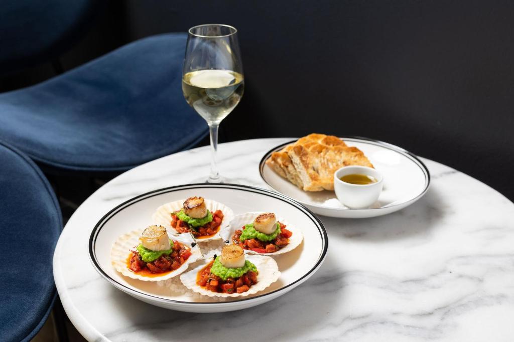 Crowne Plaza Canberra by IHG - Resim 16