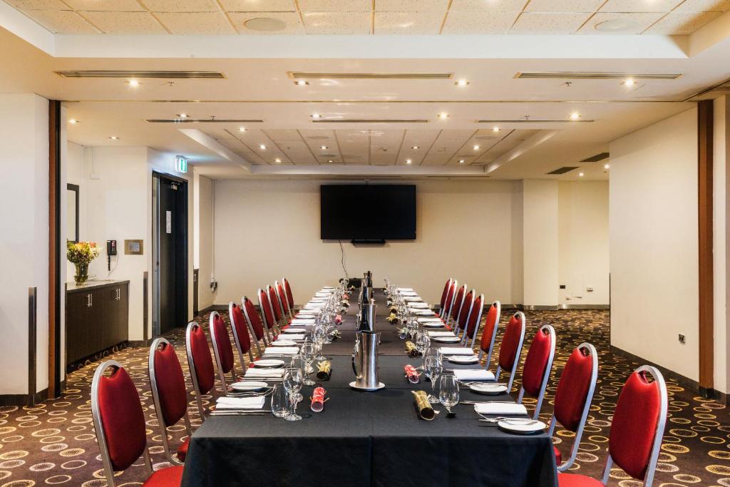 Crowne Plaza Canberra by IHG - Resim 18