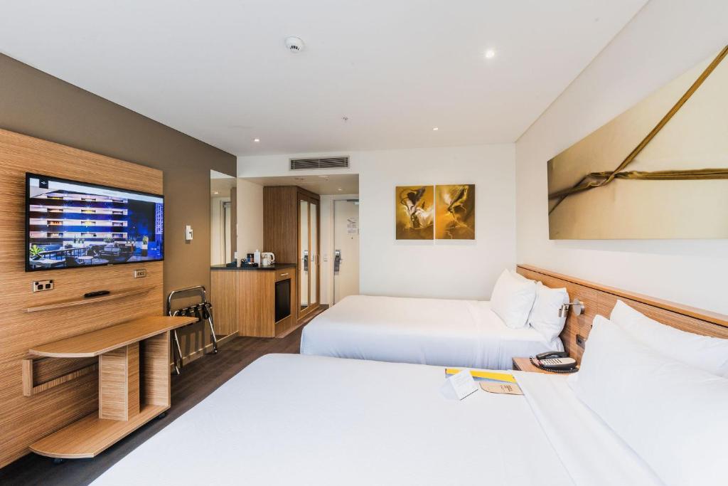 Crowne Plaza Canberra by IHG - Resim 6