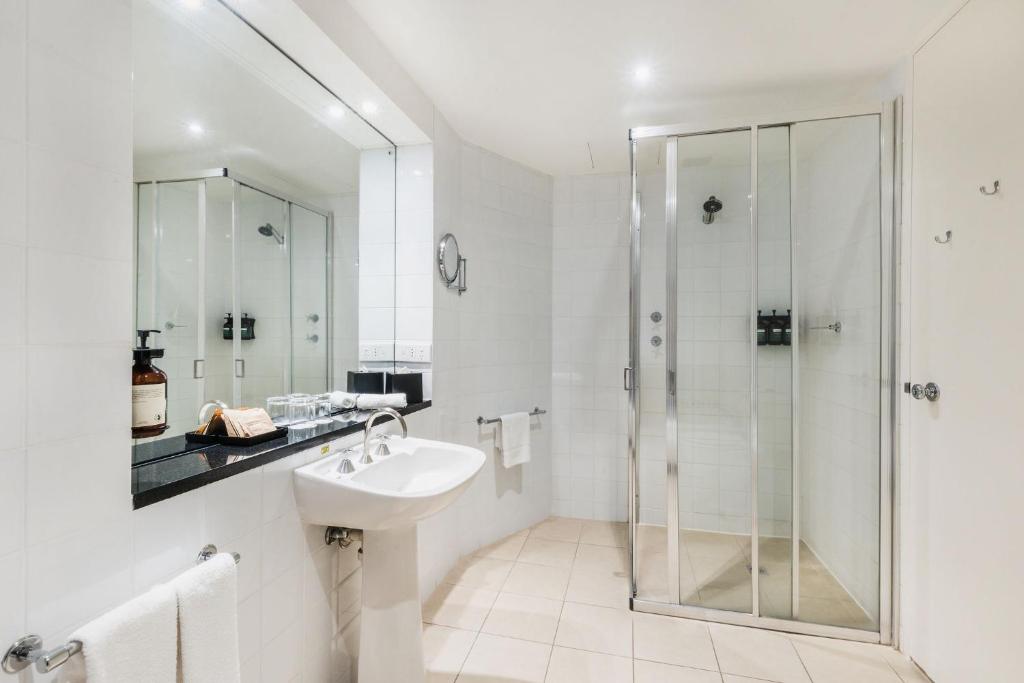 Crowne Plaza Canberra by IHG - Resim 30