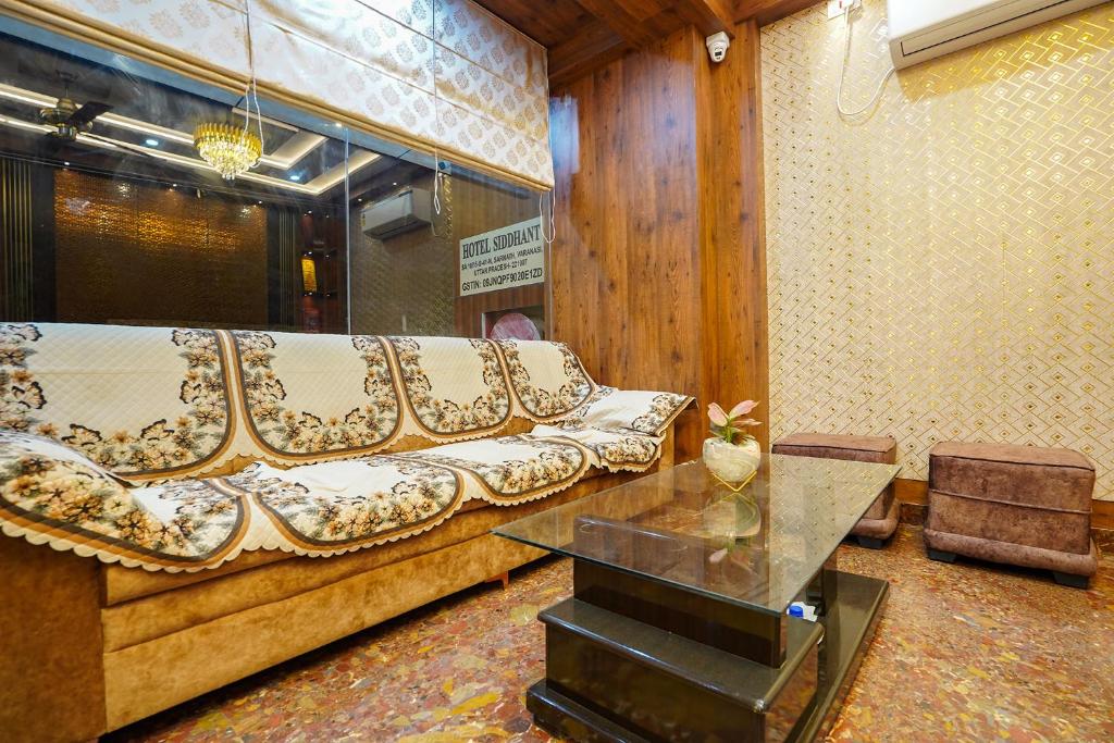 Posezení v ubytování FabHotel Siddhant