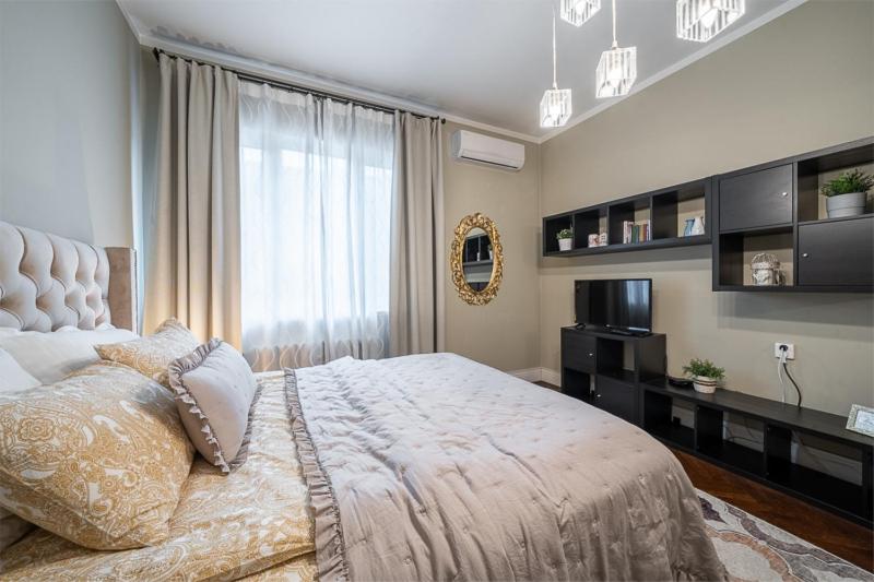 Postel nebo postele na pokoji v ubytování 3 BDR - Top Center Artistic Apartment - 115 m2