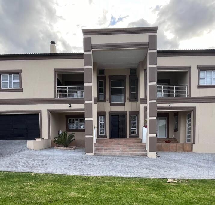 Beverley Grove Guest House, Gqeberha (updated prices 2024)