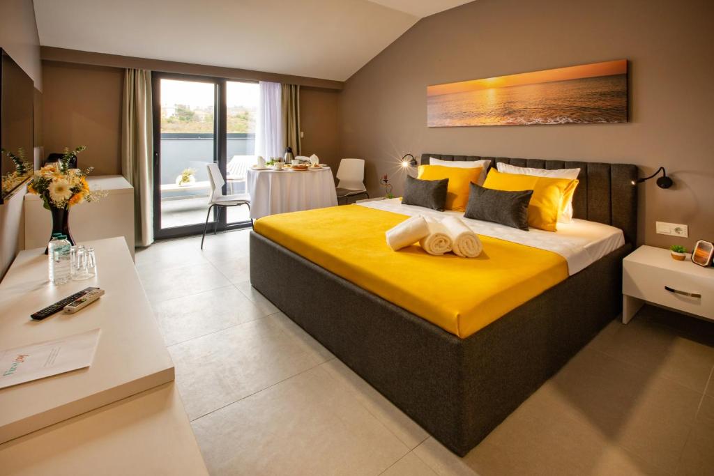 First Joy Hotel - Double Room With Terrace