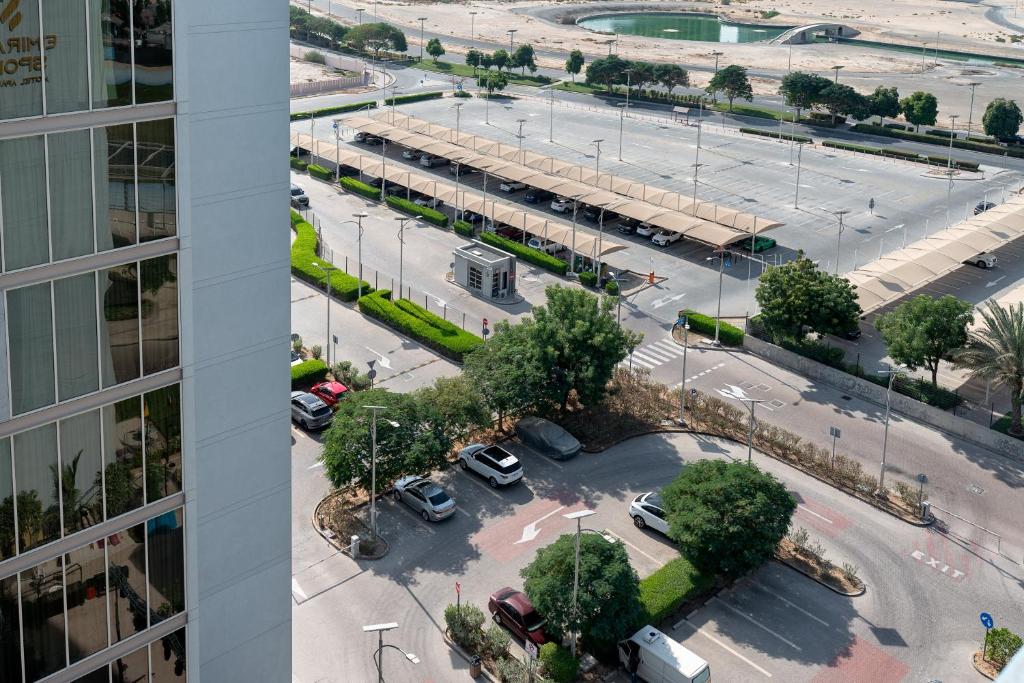 Emirates Sports Hotel, Dubai Sports City - Resim 34