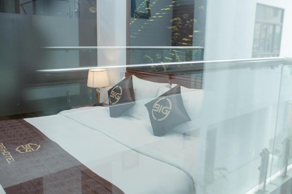 Postel nebo postele na pokoji v ubytování Big Hotel Lào Cai
