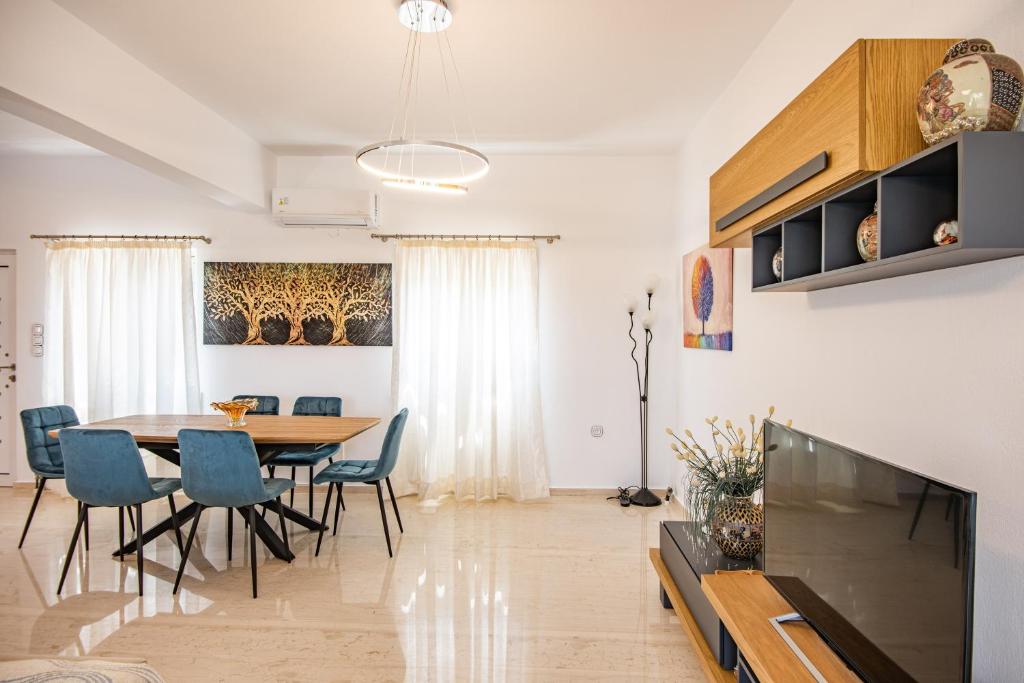 A kitchen or kitchenette at Istron MiraBella Villas