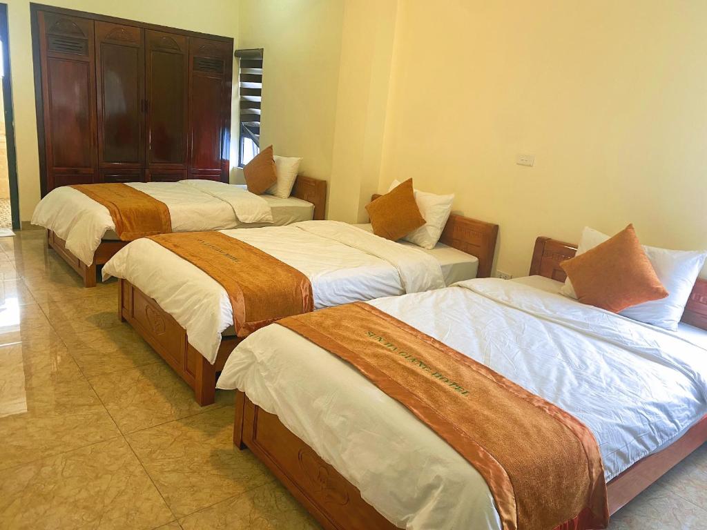 Sun Hà Giang Hotel-tours-motorbike rental - Deluxe Triple Room