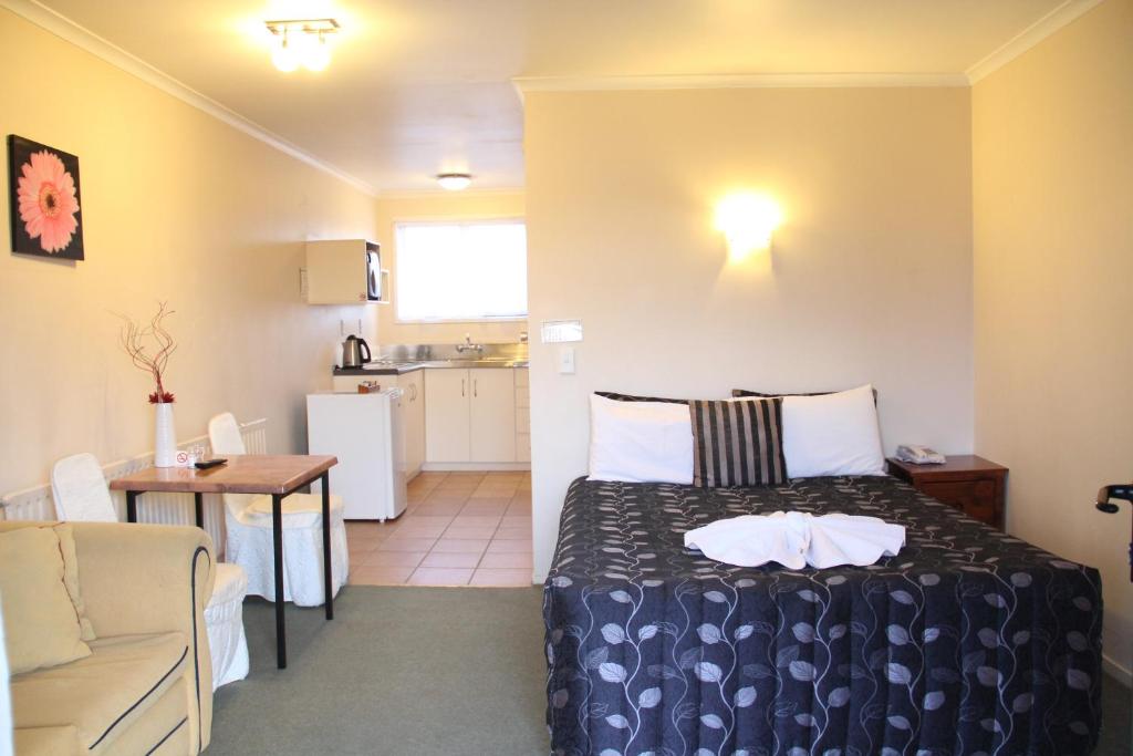 
Studio with Spa Bath
