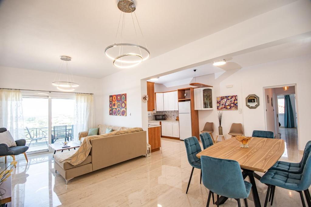 A kitchen or kitchenette at Istron MiraBella Villas