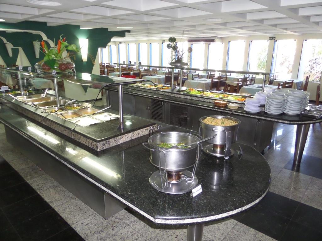 Comida no hotel ou em algum lugar perto
