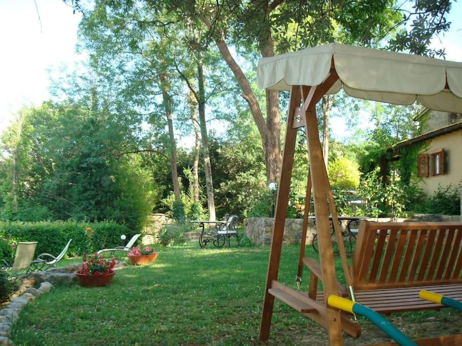 Ogród w obiekcie B&B Countryhouse Villa Baciolo