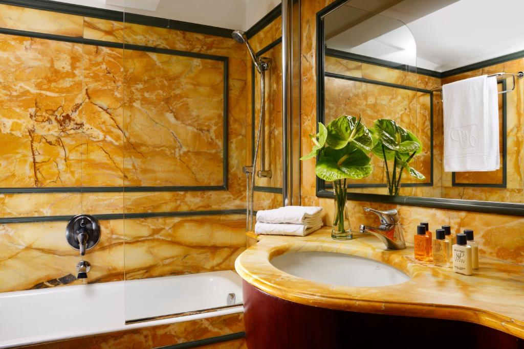 Koupelna v ubytování Hotel Pierre Milano