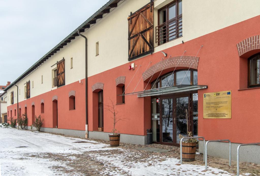 Centrum Edukacyjno-Rozwojowe Wroclaw Pawlowice - bezplatny parking