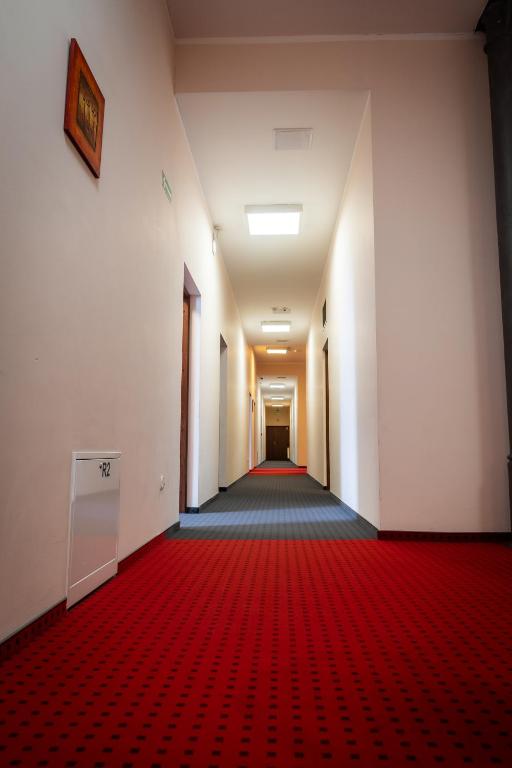 Centrum Edukacyjno-Rozwojowe Wroclaw Pawlowice - bezplatny parking - Resim 21