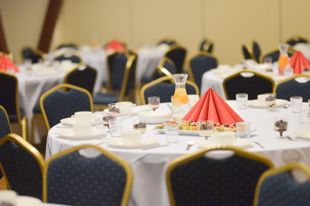 Centrum Edukacyjno-Rozwojowe Wroclaw Pawlowice - bezplatny parking - Resim 30