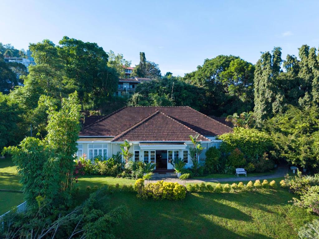 Zahrada ubytování Castle Hill Bungalow