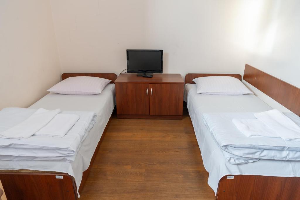 Centrum Edukacyjno-Rozwojowe Wroclaw Pawlowice - bezplatny parking - Resim 17