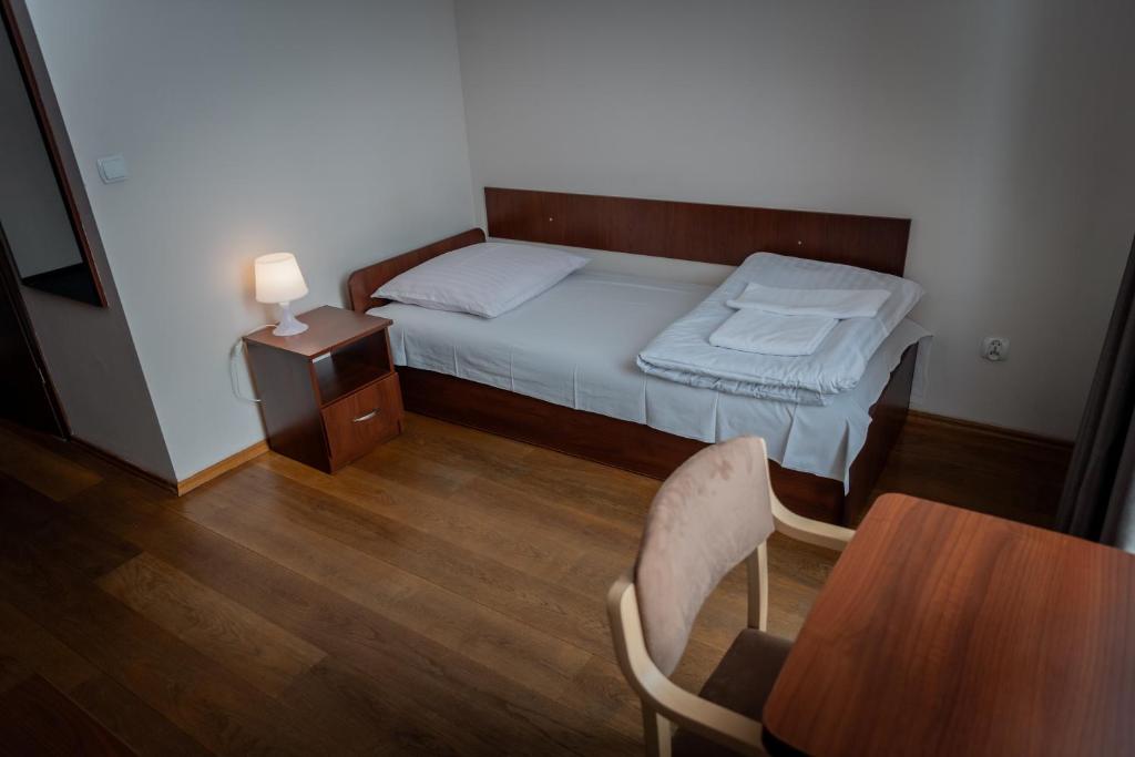 Centrum Edukacyjno-Rozwojowe Wroclaw Pawlowice - bezplatny parking - Resim 14