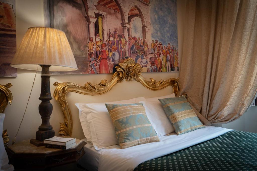 Postel nebo postele na pokoji v ubytování Morali Palace