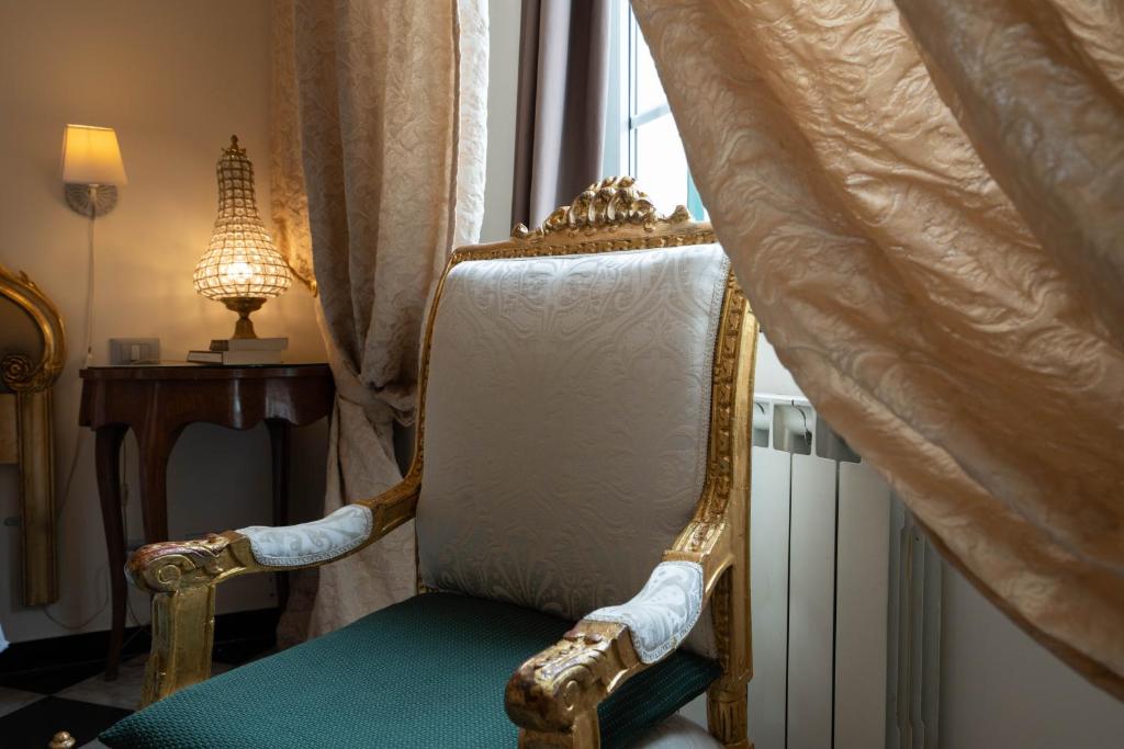 Posezení v ubytování Morali Palace