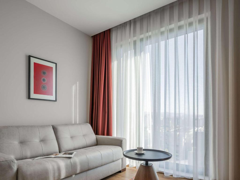 Posezení v ubytování Mercure Prishtina City