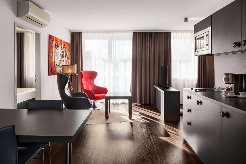Amedia Luxury Suites Graz, Trademark Collection by Wyndham - Resim 25