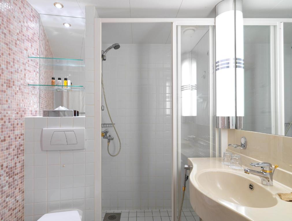 Sunborn London Yacht Hotel - Executive Family Room