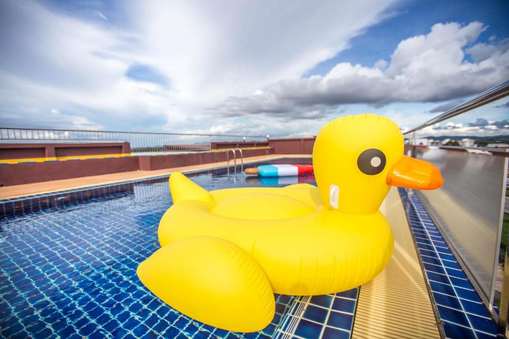 Bazén v ubytování CK Resort Pattaya nebo v jeho okolí