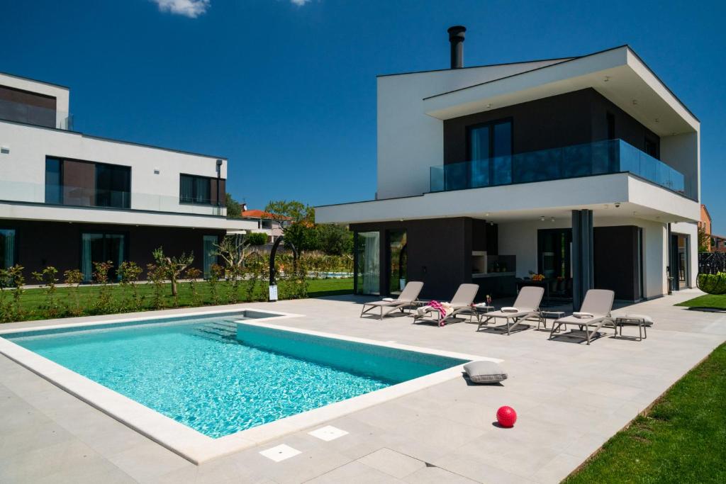 Villa Arestea near Pula with sea view, wellness & playground