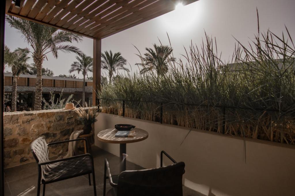 Theros All Suite Hotel - Adults Only - 4