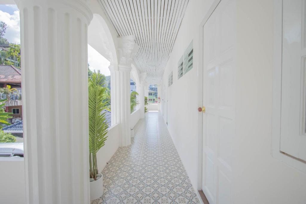 RoomQuest The Peak Patong Hill - Resim 14