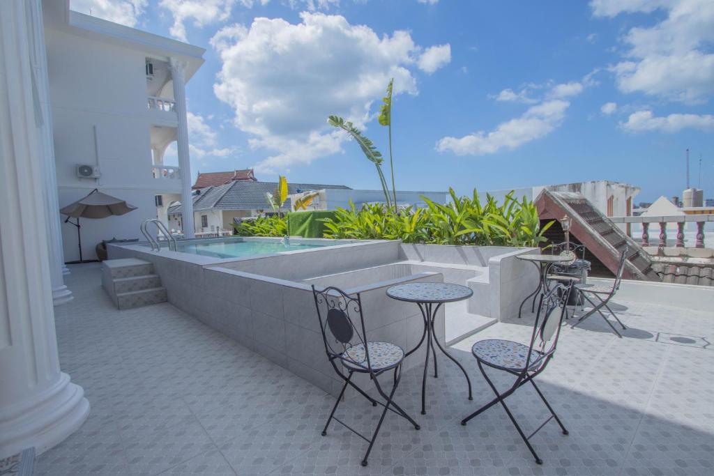 RoomQuest The Peak Patong Hill - Resim 18