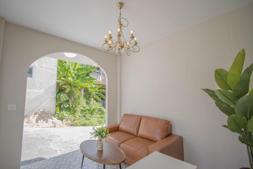 RoomQuest The Peak Patong Hill - Resim 23