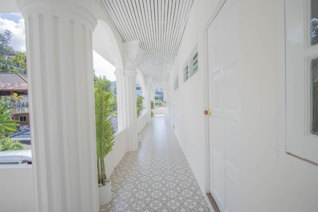 RoomQuest The Peak Patong Hill - Resim 44