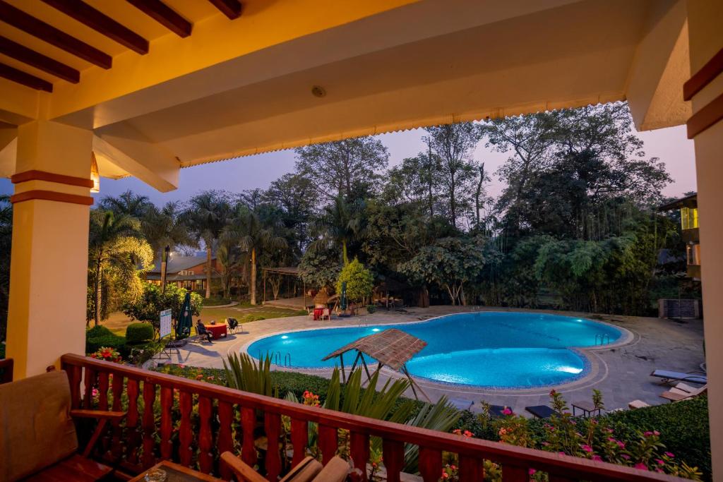 Bazén v ubytování Hotel Jungle Crown nebo v jeho okolí