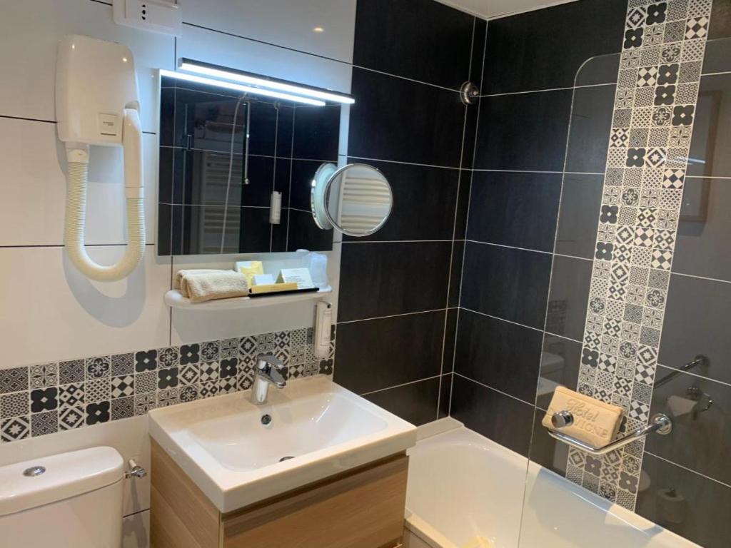 Hôtel Delavigne - Resim 17