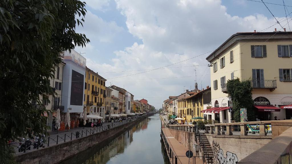 Zdjęcie z galerii obiektu Navigli Charm Apartment Milan - Deb Navigli w Mediolanie