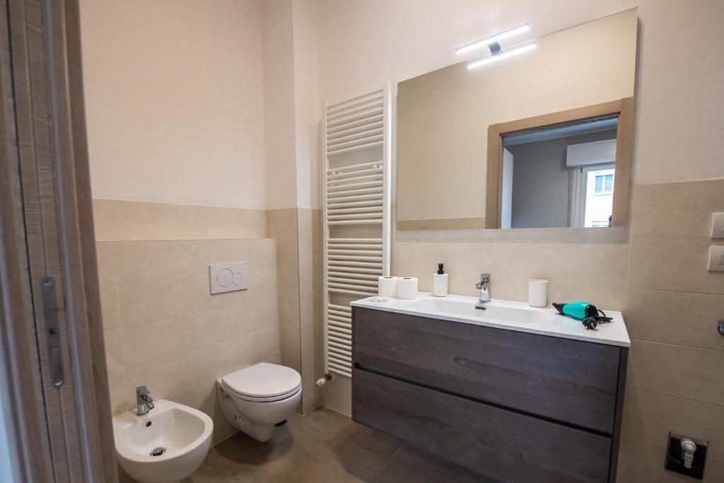 Koupelna v ubytování Ospedale a 350m Centro a 900m l Matrimoniali con Bagno Privato l Parcheggio Self Check