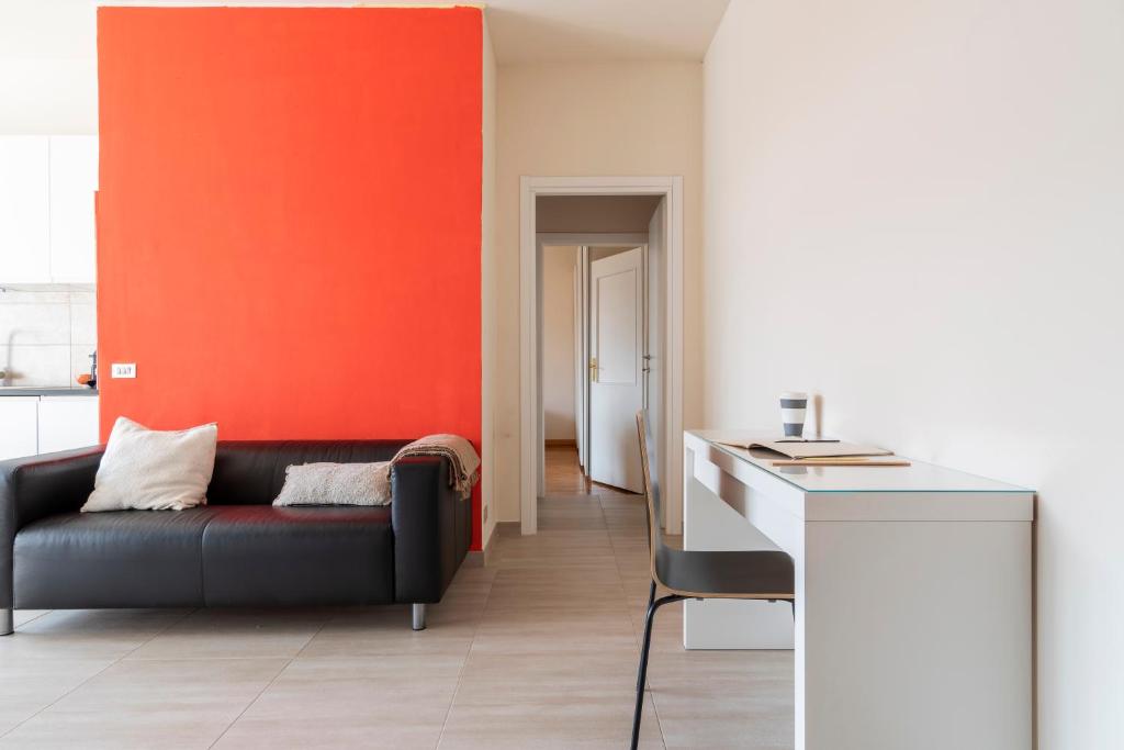 A seating area at Conchetta Flexyrent - Aircon - WiFi - Navigli